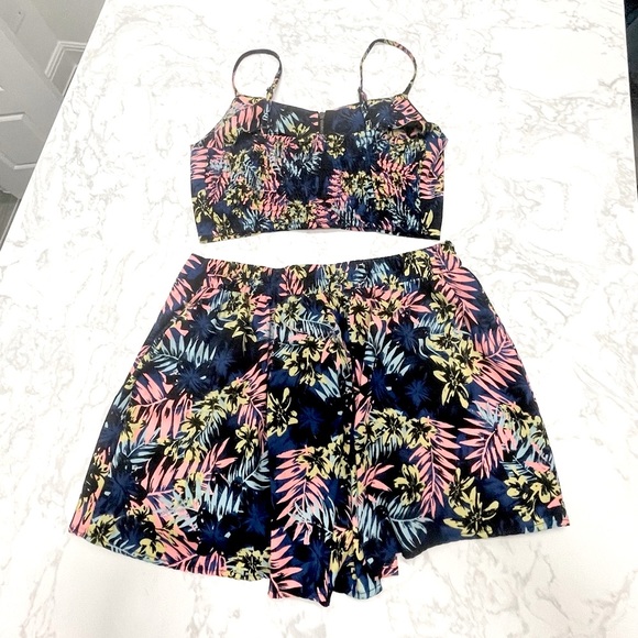 Charlotte Russe Co-ord short & top set Medium size - Picture 3 of 8